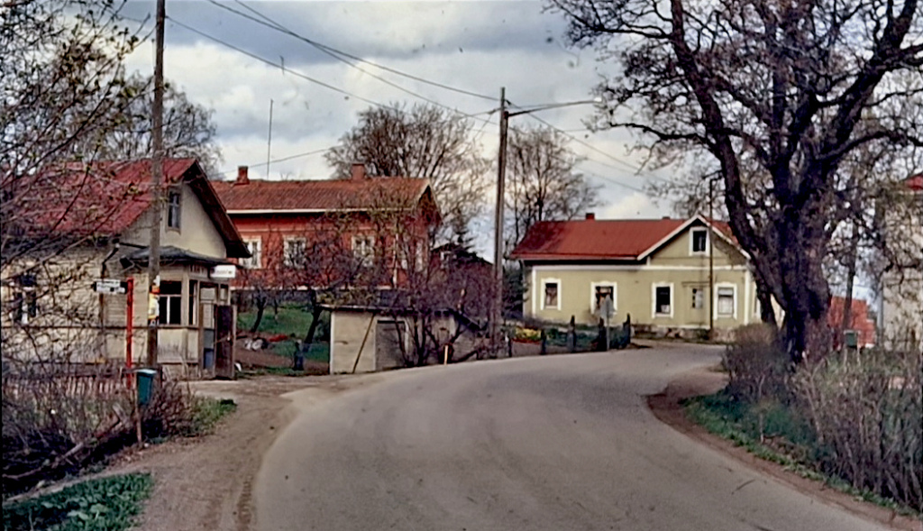 Pomarkun kylänraittia.